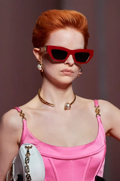 Look 13